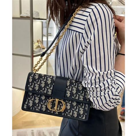 dior 30 montaigne east west bag review|dior 30 montaigne bag price.